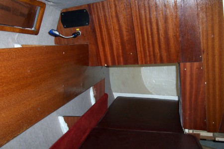 Jeanneau FLIRT kajuta pravobok, reprobox,   